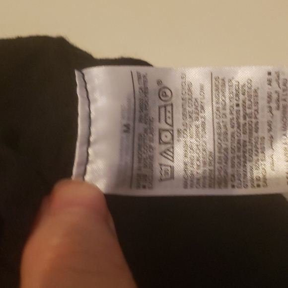 Black button detail top - Picture 6 of 6